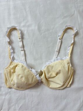 Vintage Victoria's Secret Yellow and White Striped Lace Trim Underwire Bra
